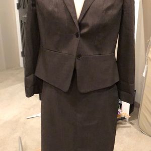 Ann Taylor women’s coco brown 2 piece suit worn 1x